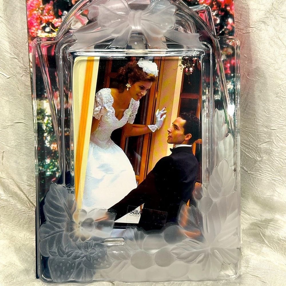 NWT Elegant Table TopGlass Frame - for 4x6 photo